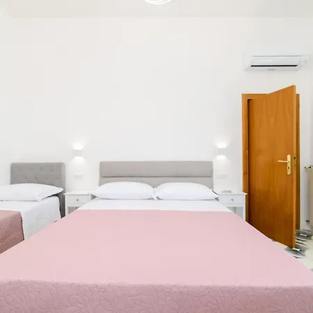 Relais Francesca Pool&view