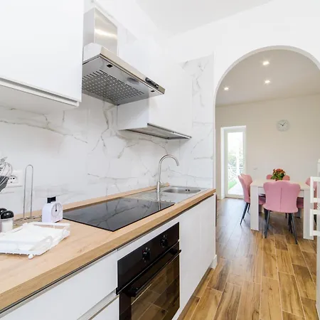 Relais Francesca Pool&view