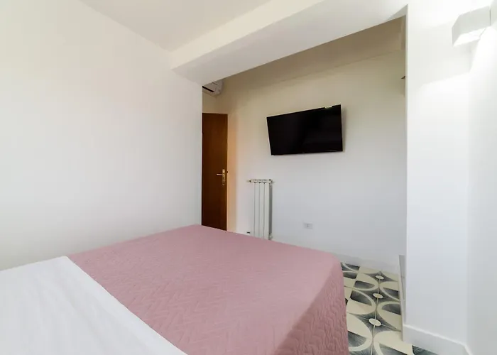 Relais Francesca Pool&view