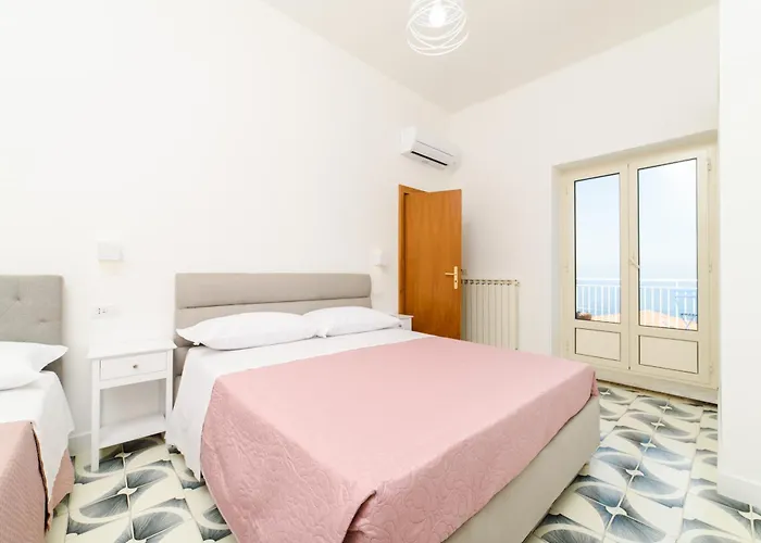 Relais Francesca Pool&view