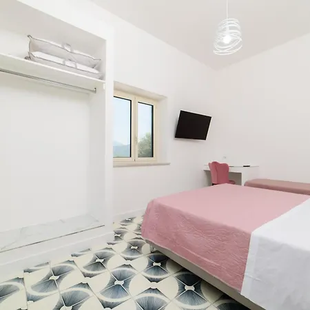 Relais Francesca Pool&view * סורנטו